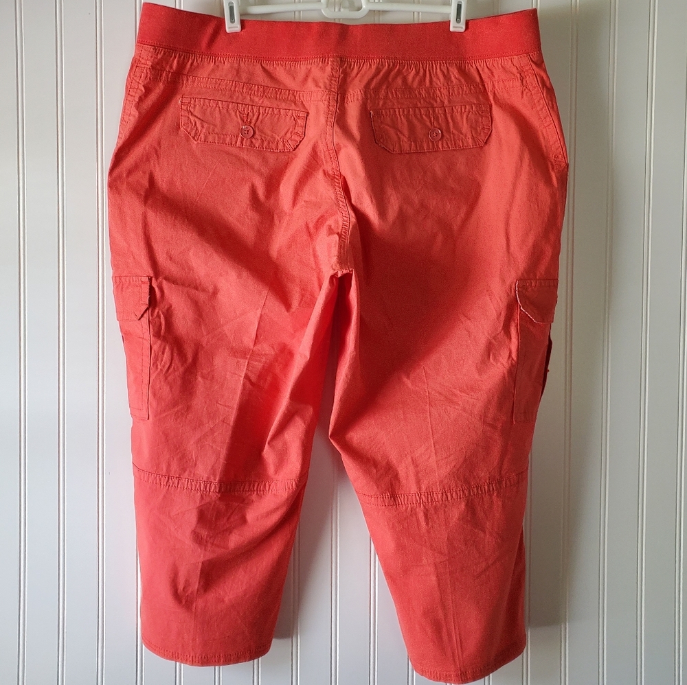 Women's Coral Cargo Capris